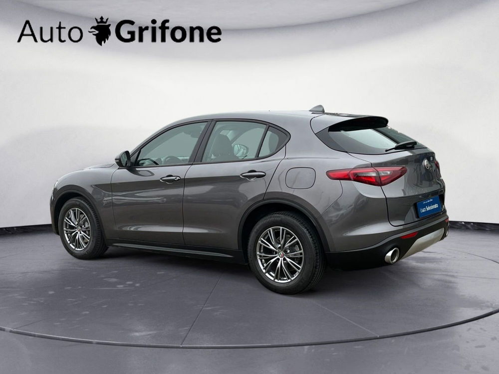 Alfa Romeo Stelvio usata a Modena (3)