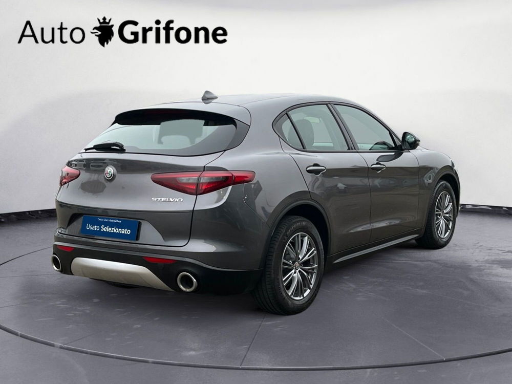 Alfa Romeo Stelvio usata a Modena (5)