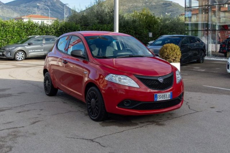 Lancia Ypsilon 1.2 69 CV 5 porte Elefantino Blu  del 2018 usata a Fondi