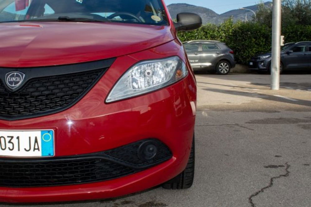 Lancia Ypsilon usata a Latina (11)