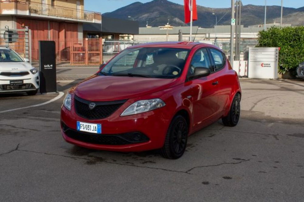 Lancia Ypsilon usata a Latina (3)