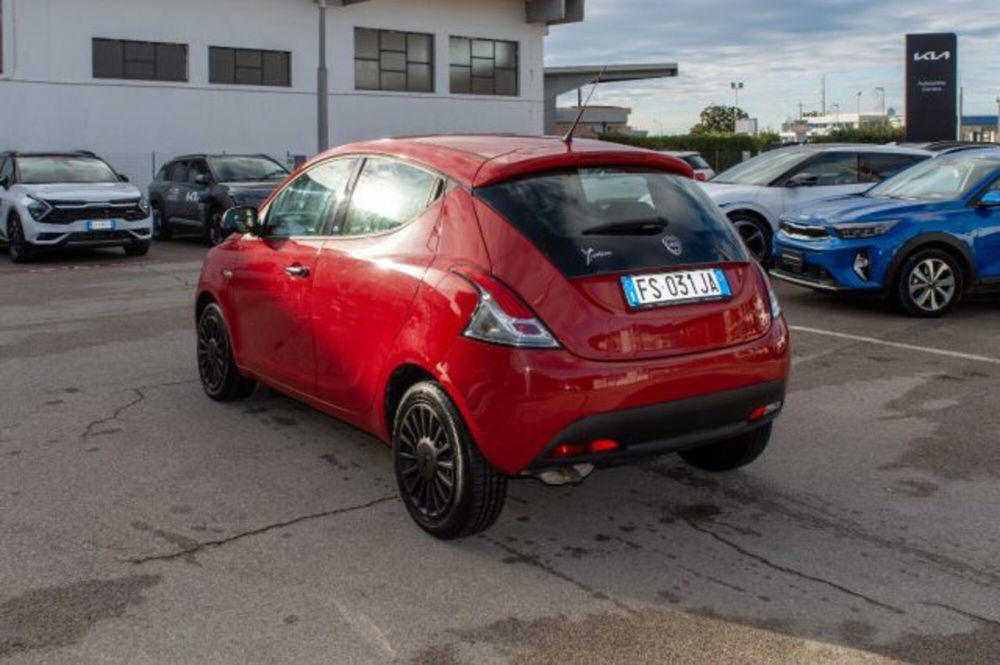 Lancia Ypsilon usata a Latina (5)