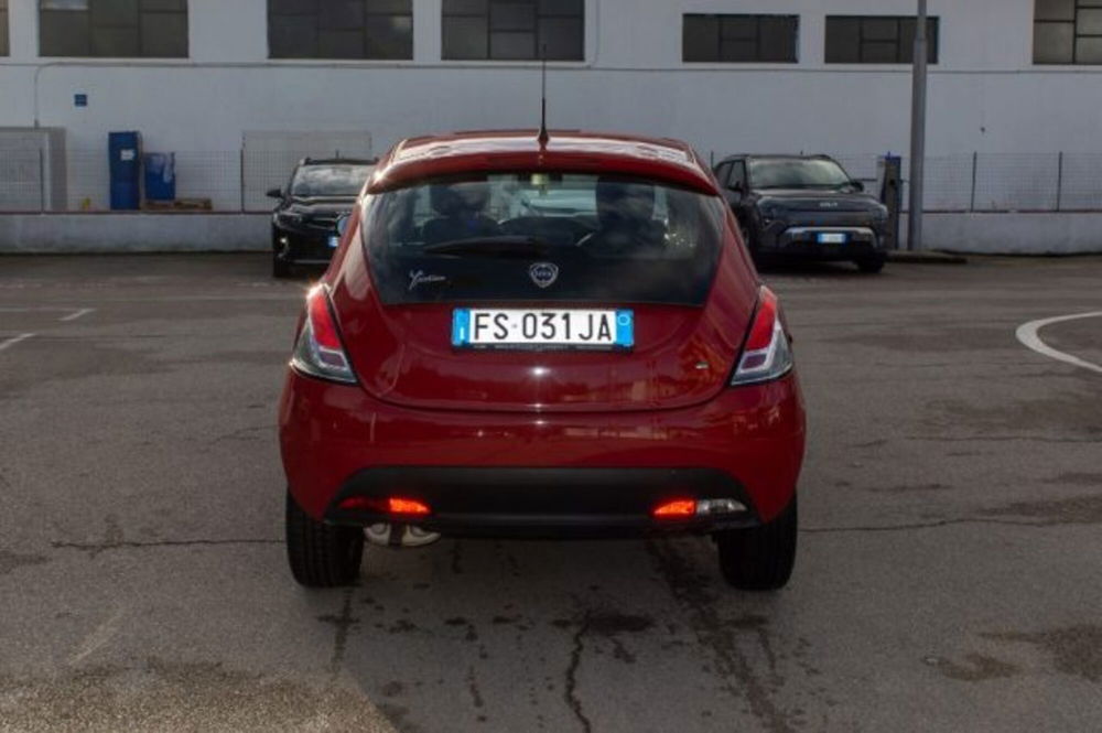 Lancia Ypsilon usata a Latina (6)