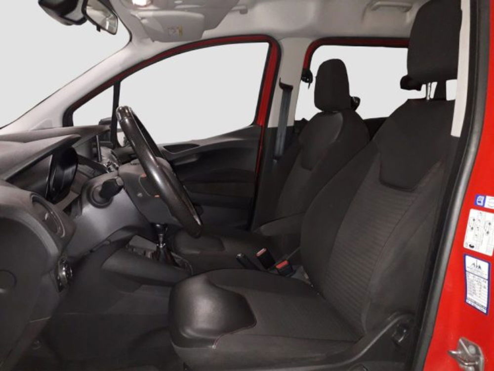 Ford Tourneo Courier usata a Torino (9)