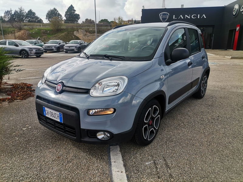 Fiat Panda 1.0 FireFly S&S Hybrid City Cross  del 2021 usata a Matera