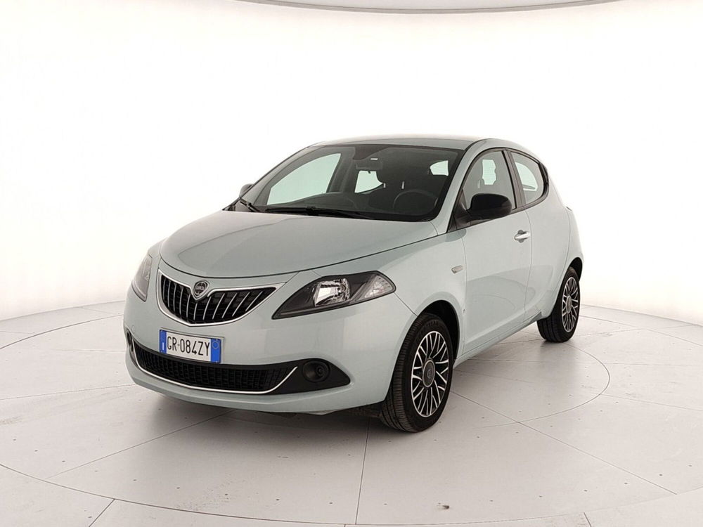 Lancia Ypsilon usata a Caserta (3)