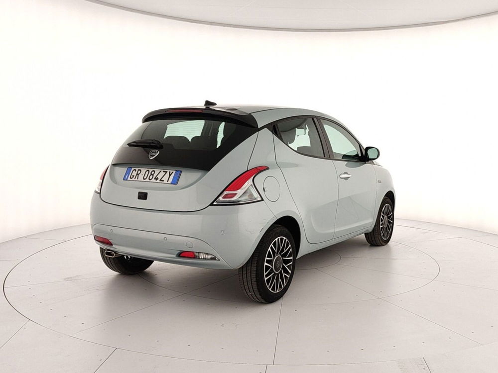 Lancia Ypsilon usata a Caserta (6)