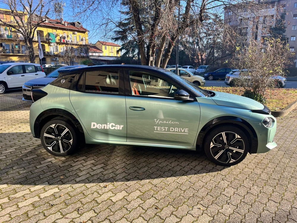 Lancia Ypsilon usata a Milano (5)