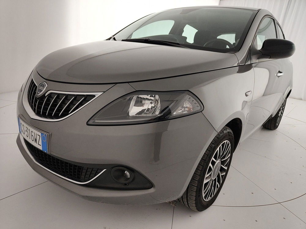 Lancia Ypsilon usata a Caserta (13)