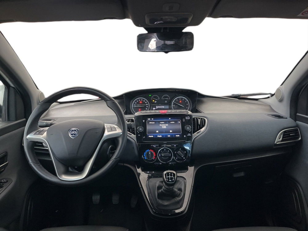 Lancia Ypsilon usata a Torino (9)