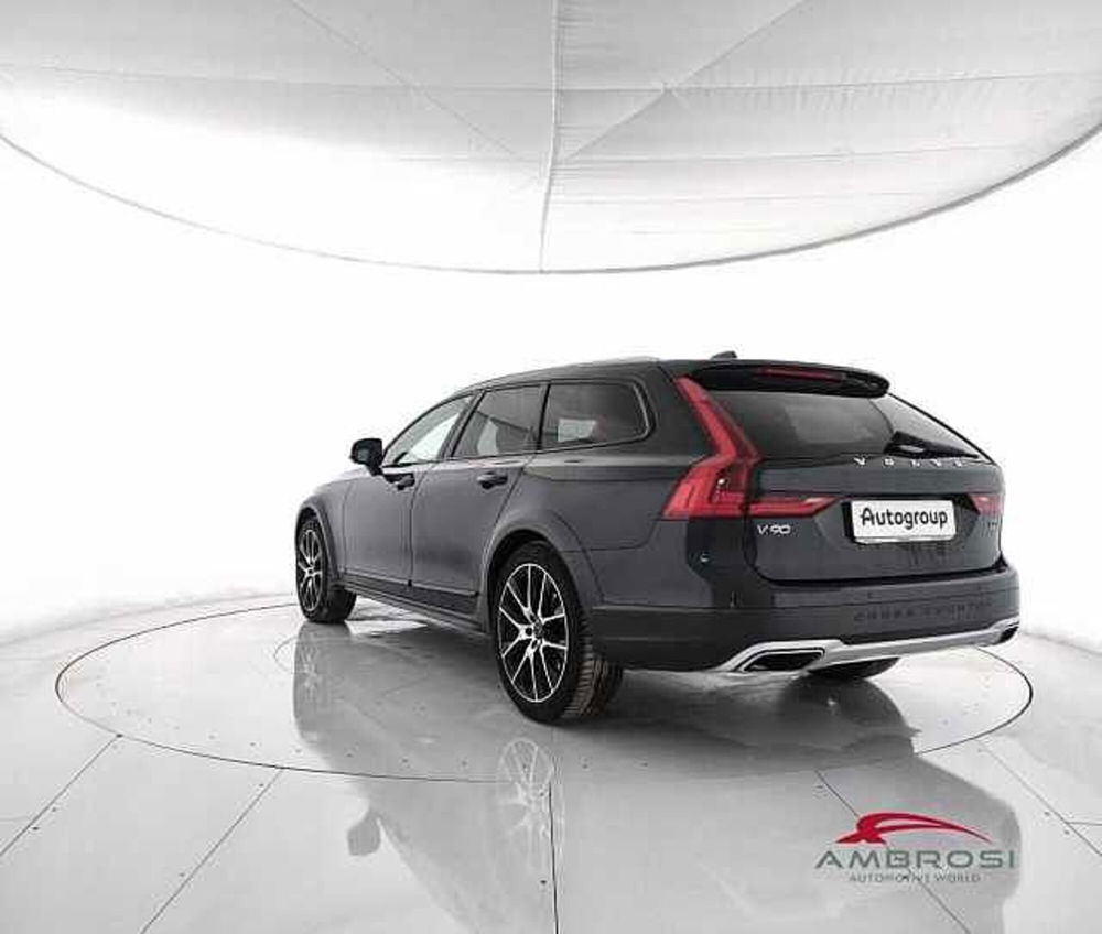 Volvo V90 Cross Country usata a Perugia (4)