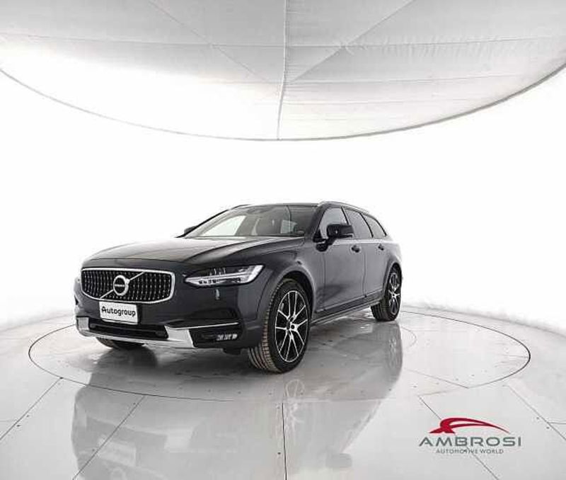 Volvo V90 Cross Country D5 AWD Geartronic Pro  del 2018 usata a Viterbo