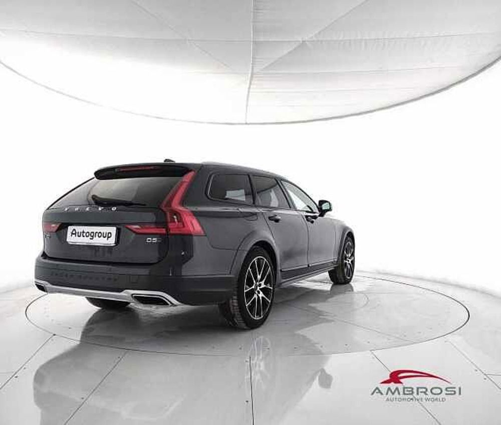 Volvo V90 Cross Country usata a Viterbo (3)