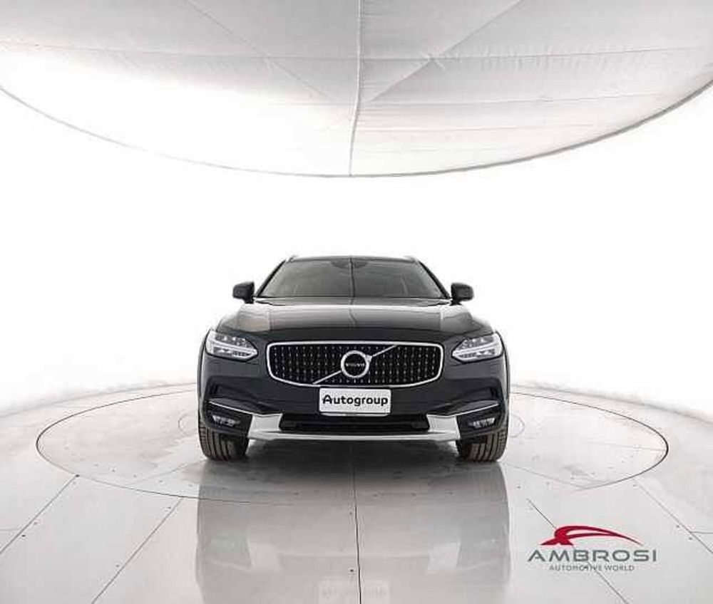 Volvo V90 Cross Country usata a Viterbo (5)