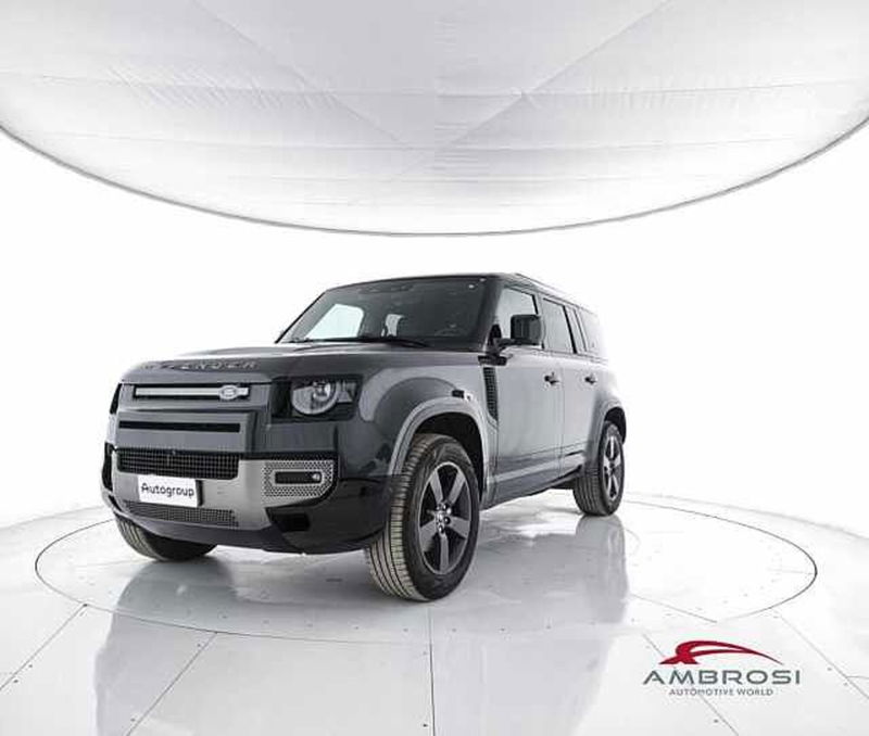 Land Rover Defender 110 3.0d i6 mhev X-Dynamic SE awd 200cv auto del 2023 usata a Viterbo