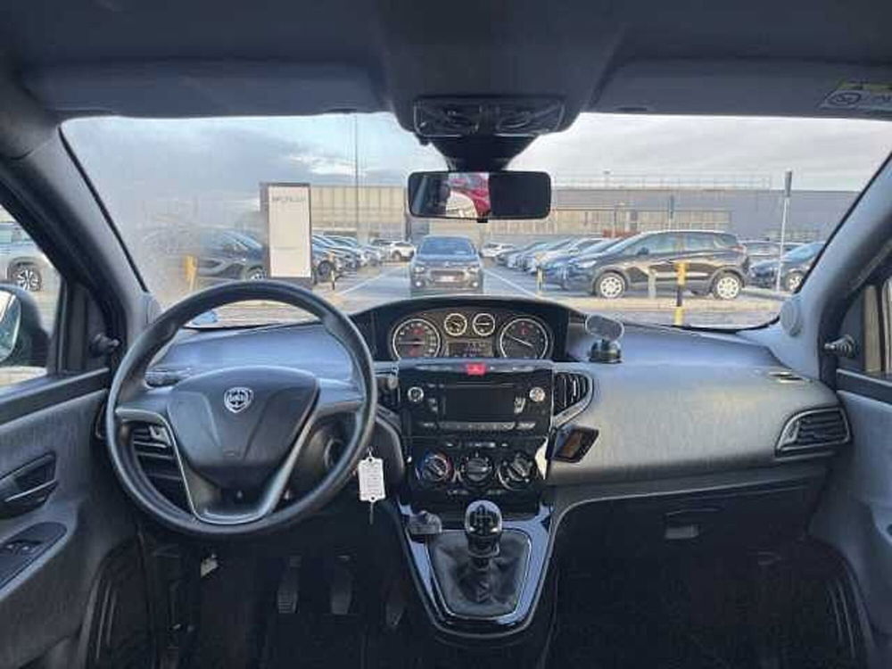 Lancia Ypsilon usata a Ravenna (10)