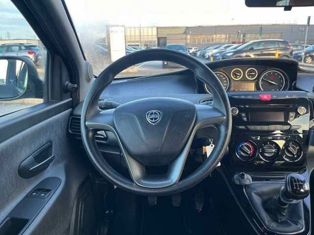 Lancia Ypsilon usata a Ravenna (11)