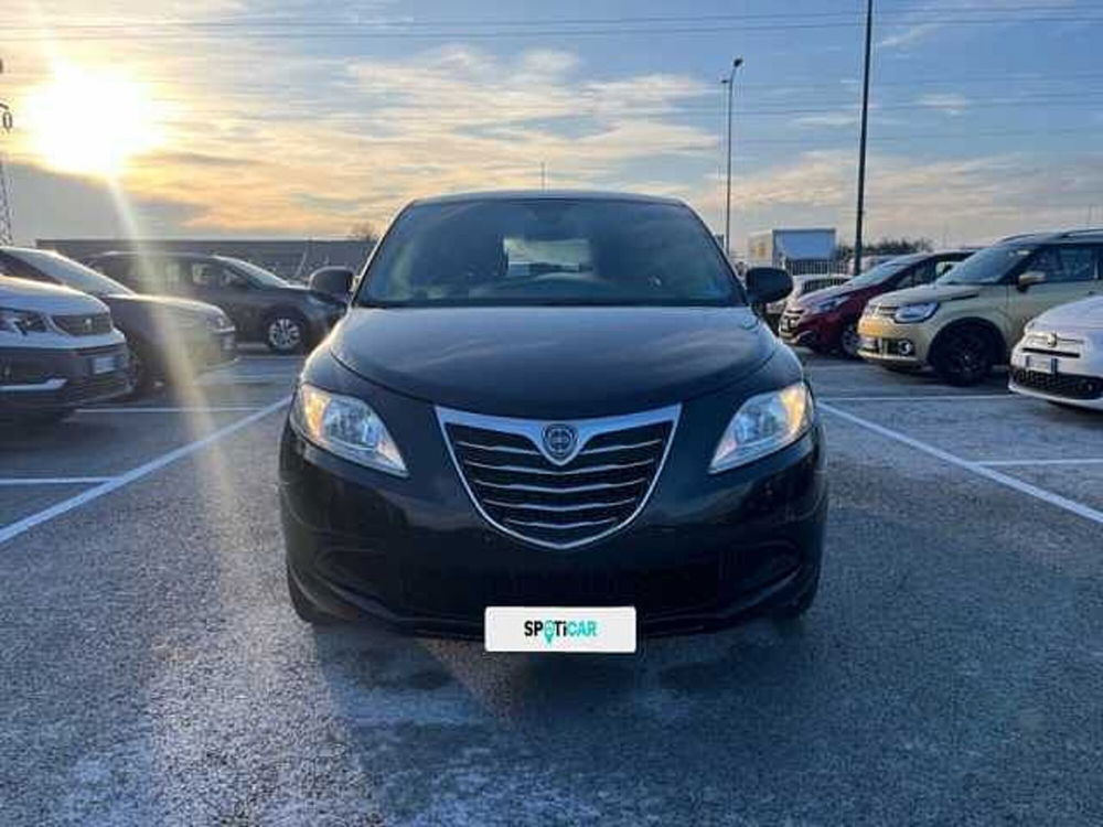 Lancia Ypsilon usata a Ravenna (2)