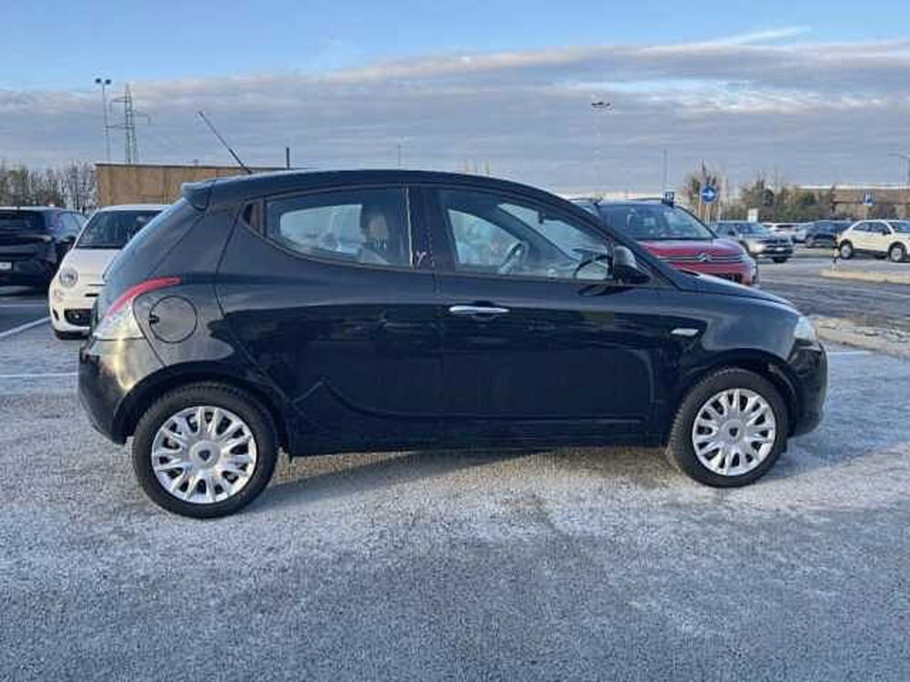 Lancia Ypsilon usata a Ravenna (4)