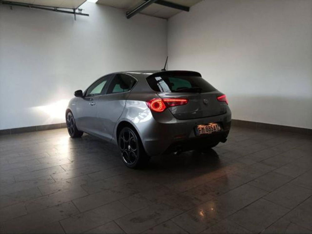 Alfa Romeo Giulietta usata a Milano (4)