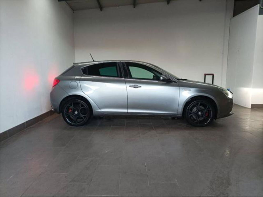 Alfa Romeo Giulietta usata a Milano (6)