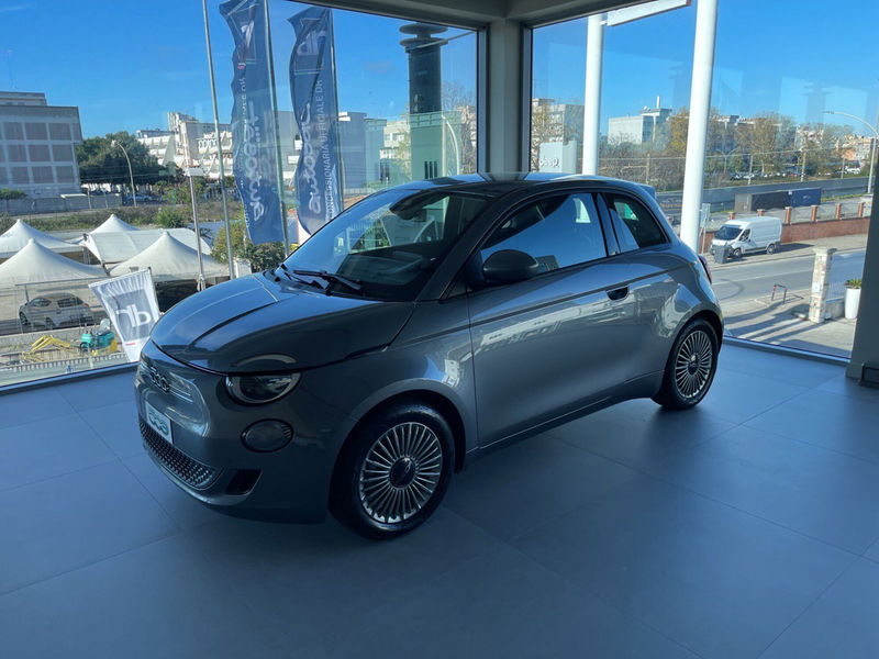 Fiat 500e La Prima Berlina 42 kWh  nuova a Brindisi