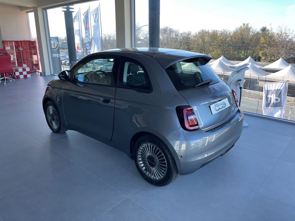 Fiat 500e nuova a Brindisi (3)