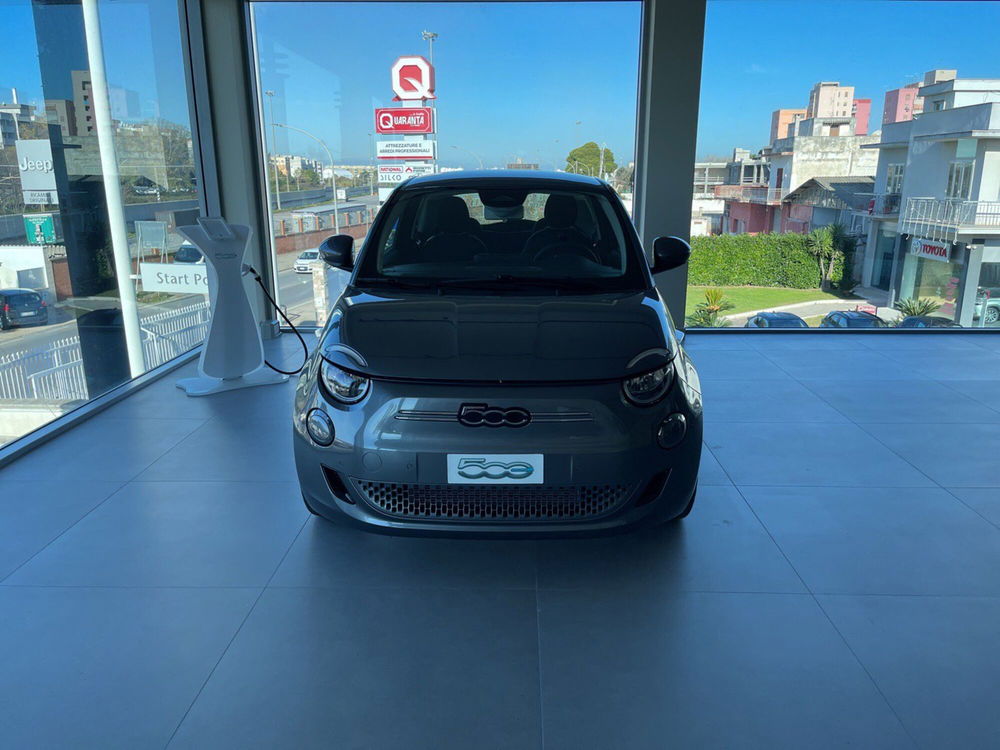 Fiat 500e nuova a Brindisi (5)