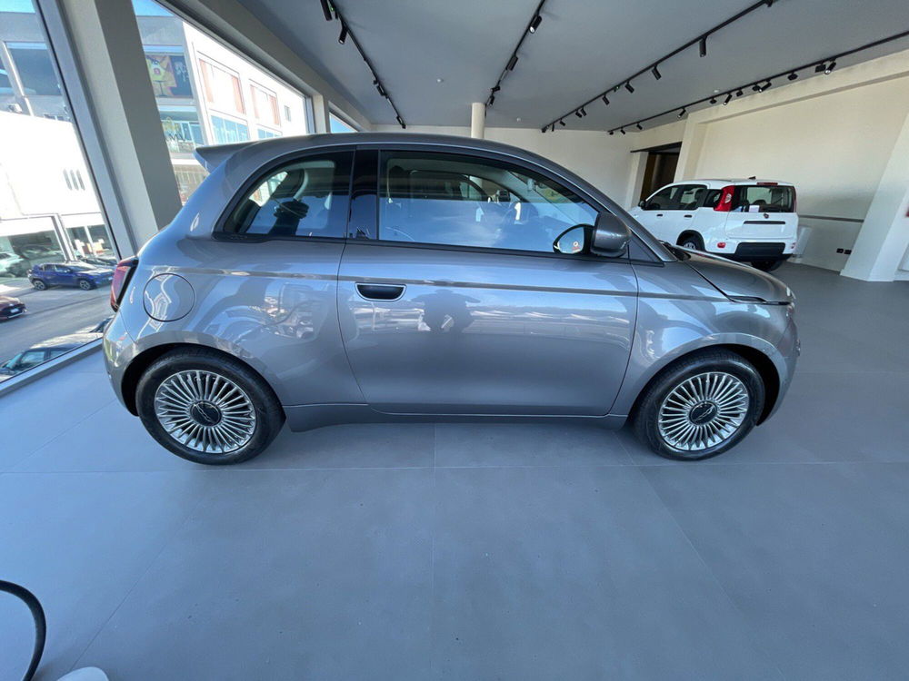 Fiat 500e nuova a Brindisi (7)