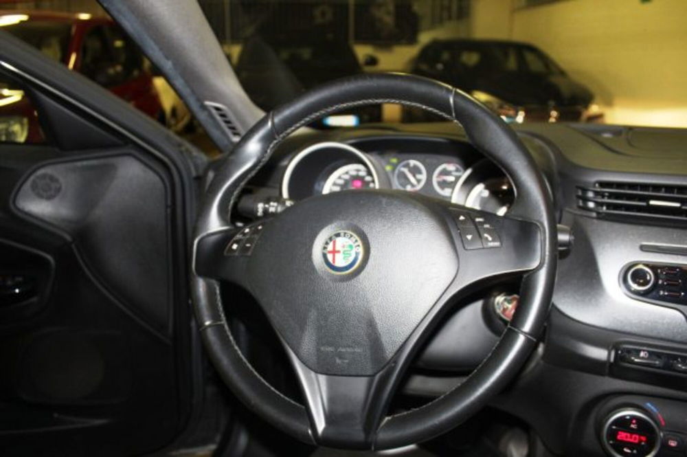 Alfa Romeo Giulietta usata a Terni (11)