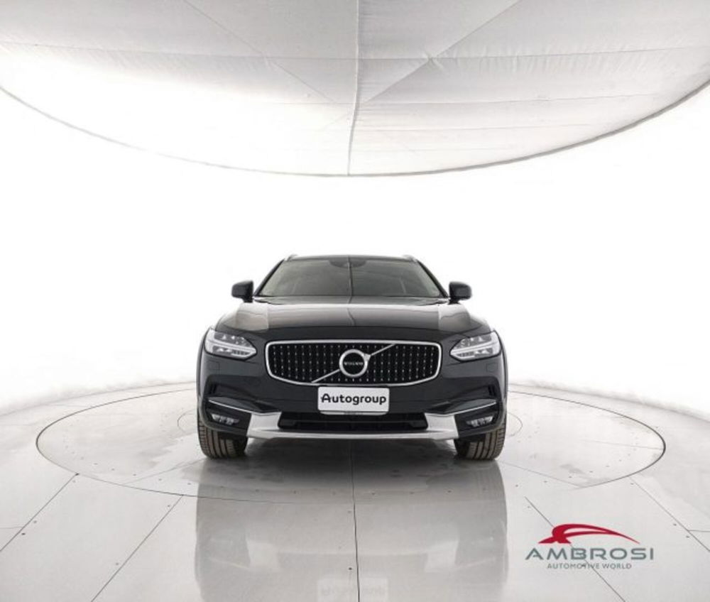 Volvo V90 Cross Country usata a Perugia (5)