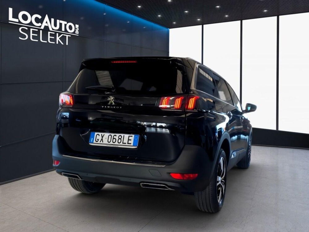 Peugeot 5008 nuova a Torino (4)