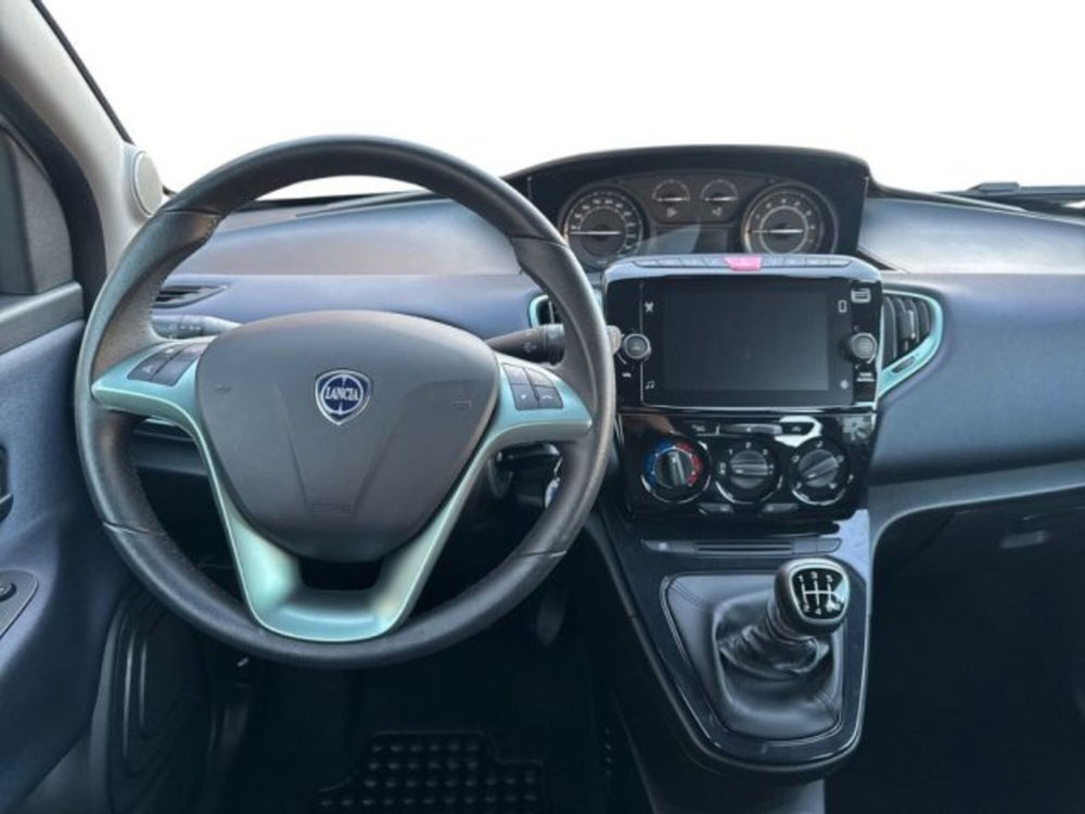 Lancia Ypsilon usata a Ancona (10)