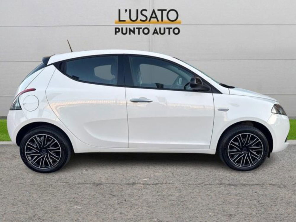 Lancia Ypsilon usata a Ancona (3)