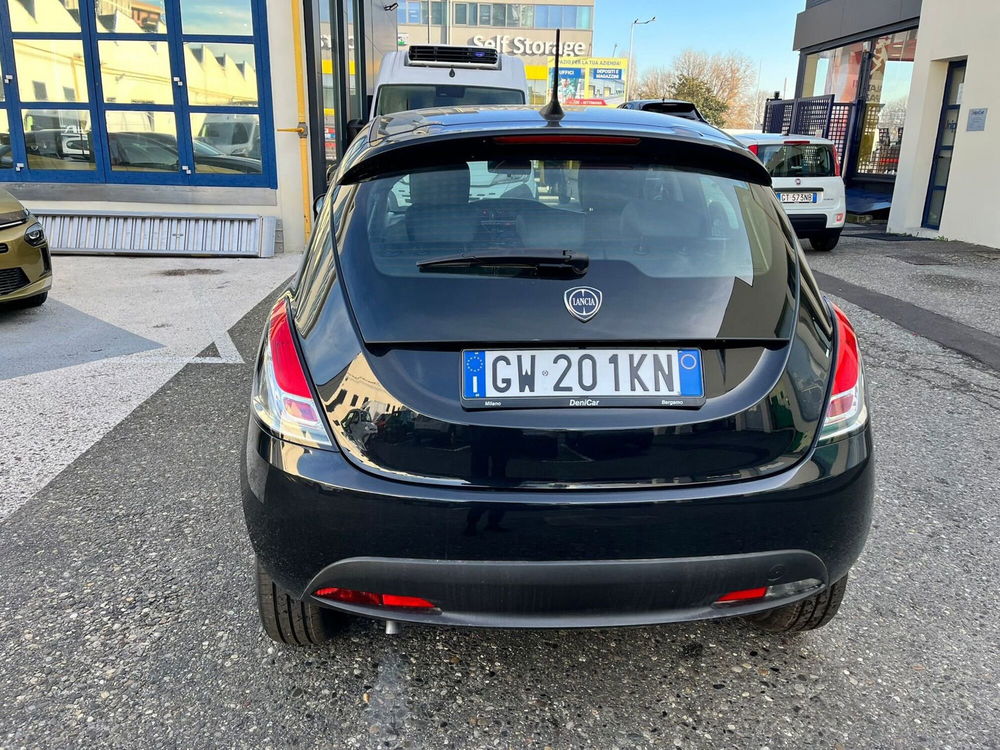 Lancia Ypsilon nuova a Milano (8)