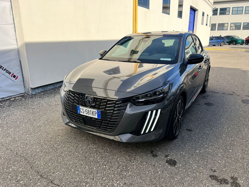 Peugeot 208 nuova a Milano