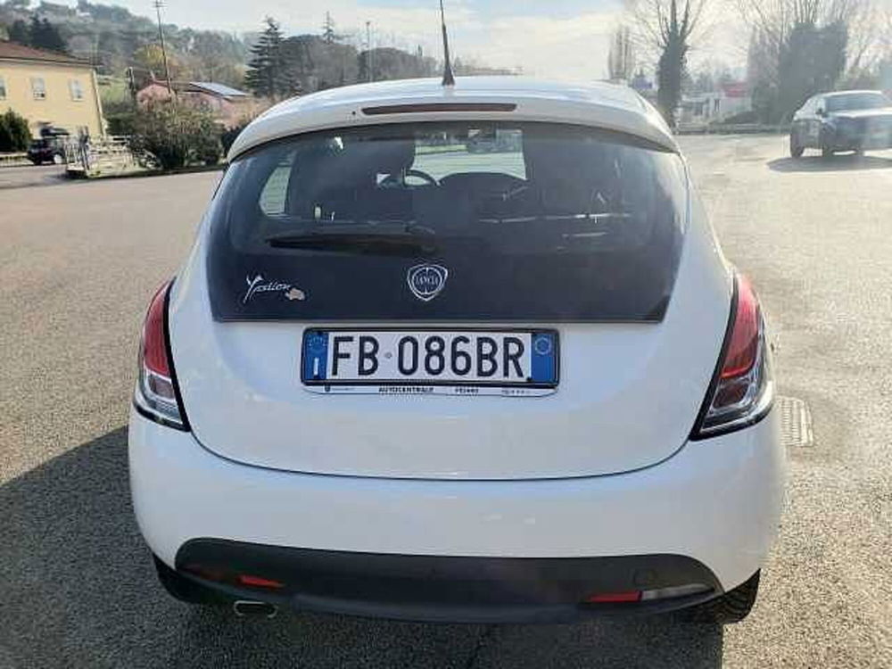 Lancia Ypsilon usata a Pesaro-Urbino (5)