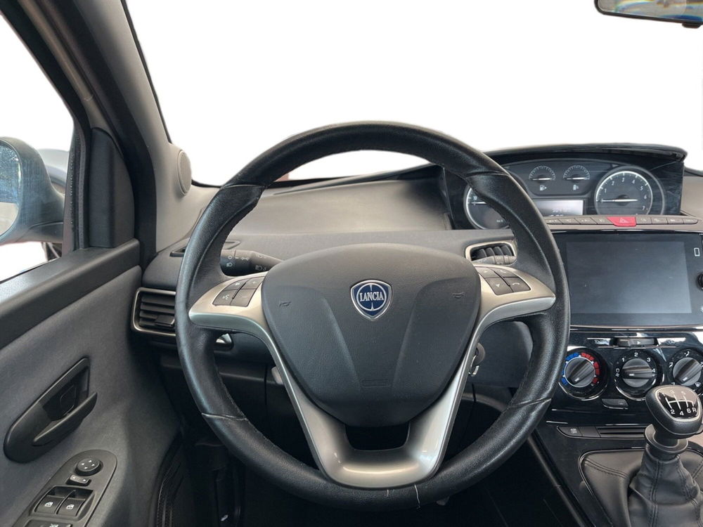 Lancia Ypsilon usata a Torino (11)