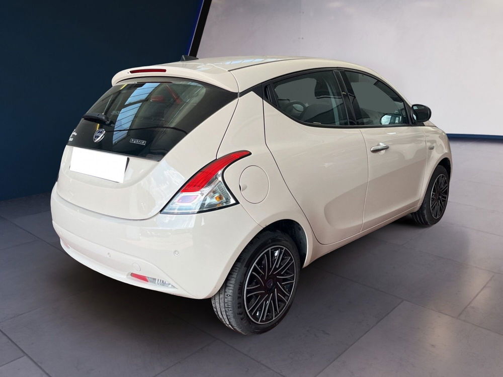 Lancia Ypsilon usata a Torino (4)