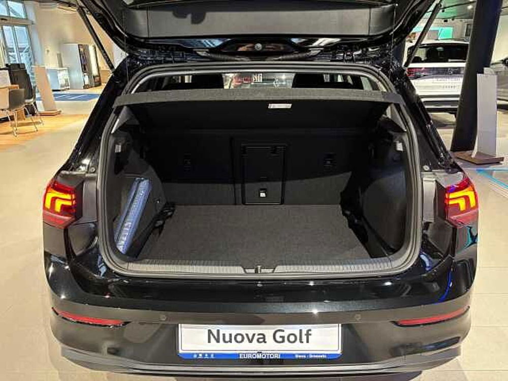 Volkswagen Golf Variant nuova a Siena (14)