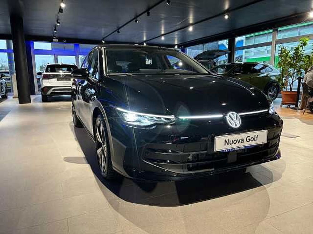 Volkswagen Golf Variant nuova a Siena (6)