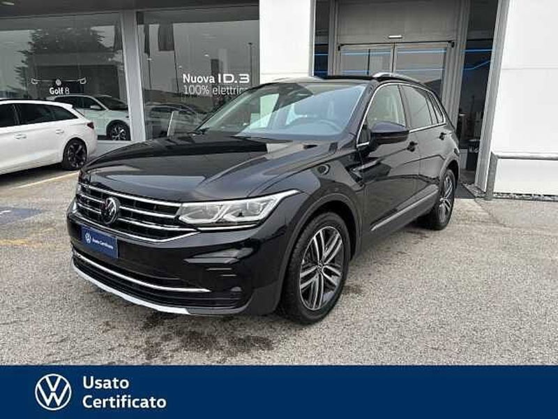 Volkswagen Tiguan 1.5 TSI 150 CV DSG ACT Elegance nuova a Vicenza