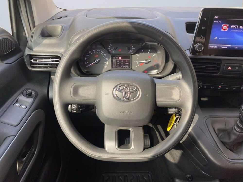 Toyota Proace City Verso usata a Milano (13)