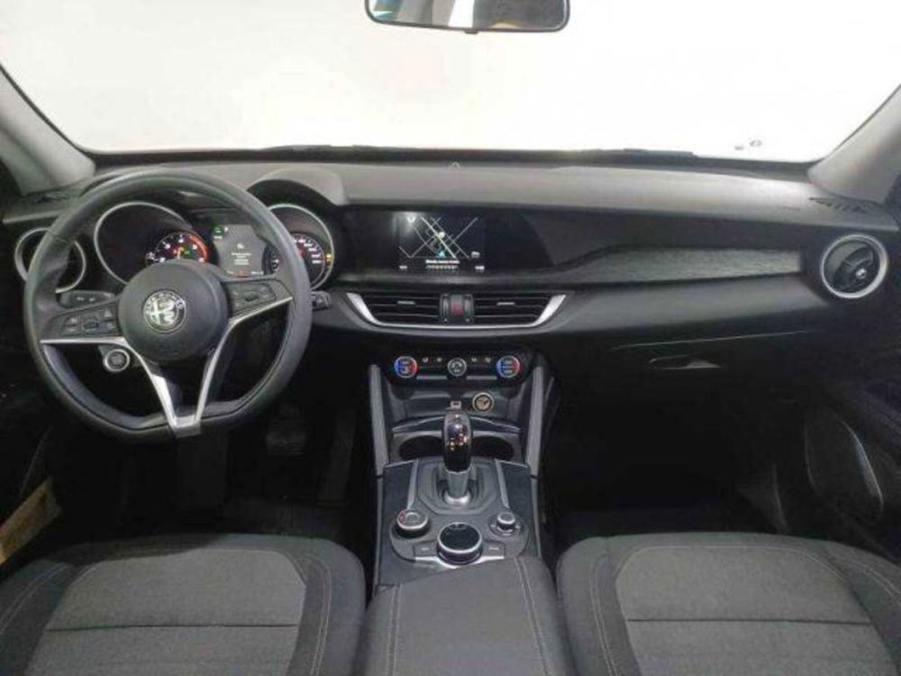 Alfa Romeo Stelvio usata a Bologna (3)