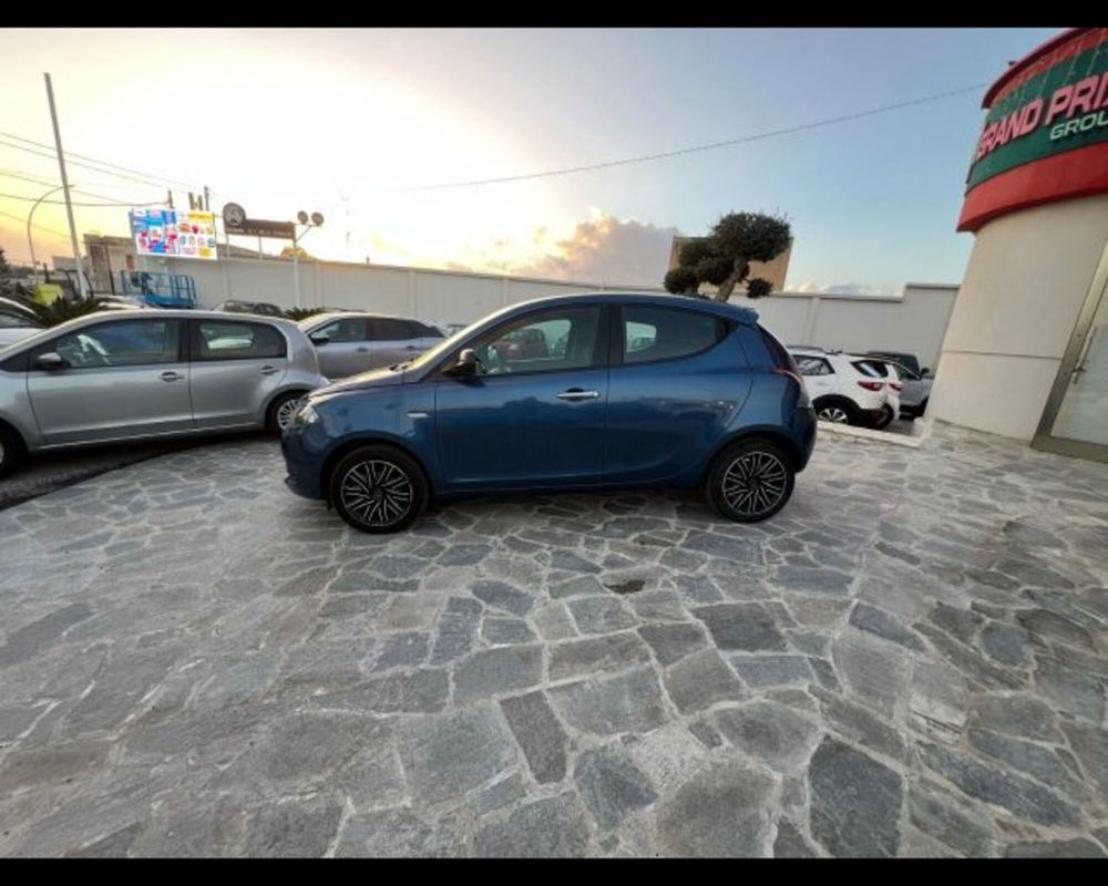 Lancia Ypsilon usata a Bologna (3)