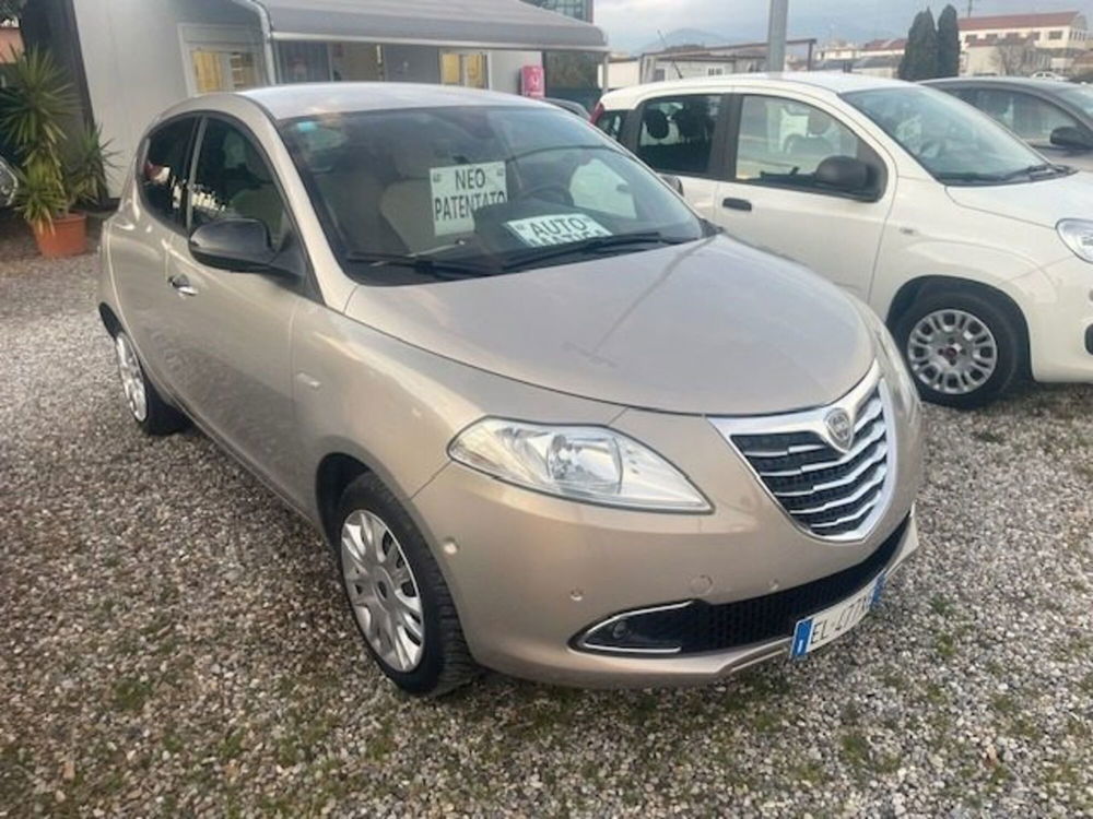 Lancia Ypsilon usata a Prato (3)