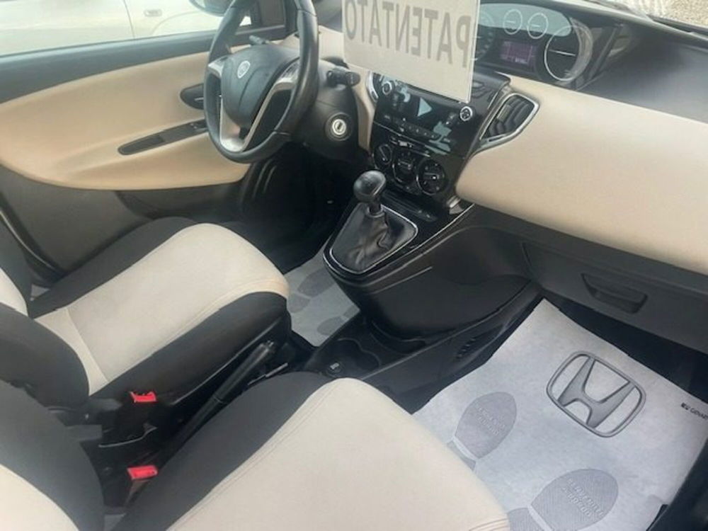 Lancia Ypsilon usata a Prato (4)