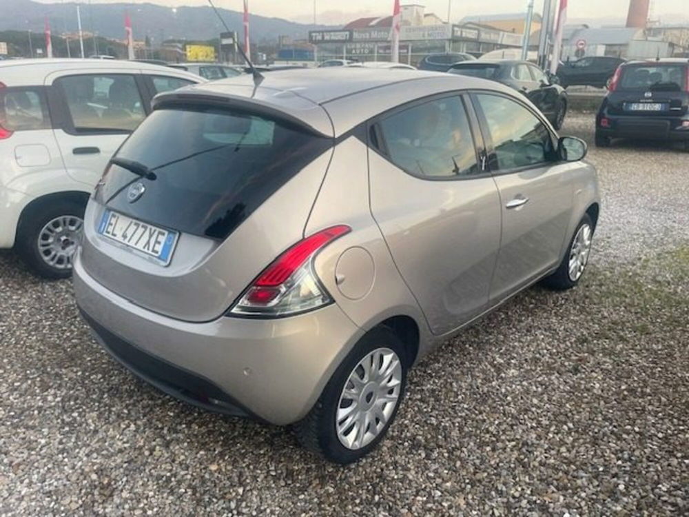 Lancia Ypsilon usata a Prato (5)