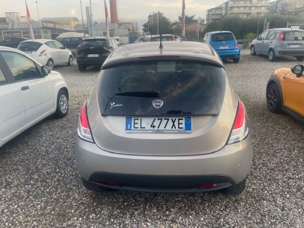 Lancia Ypsilon usata a Prato (6)