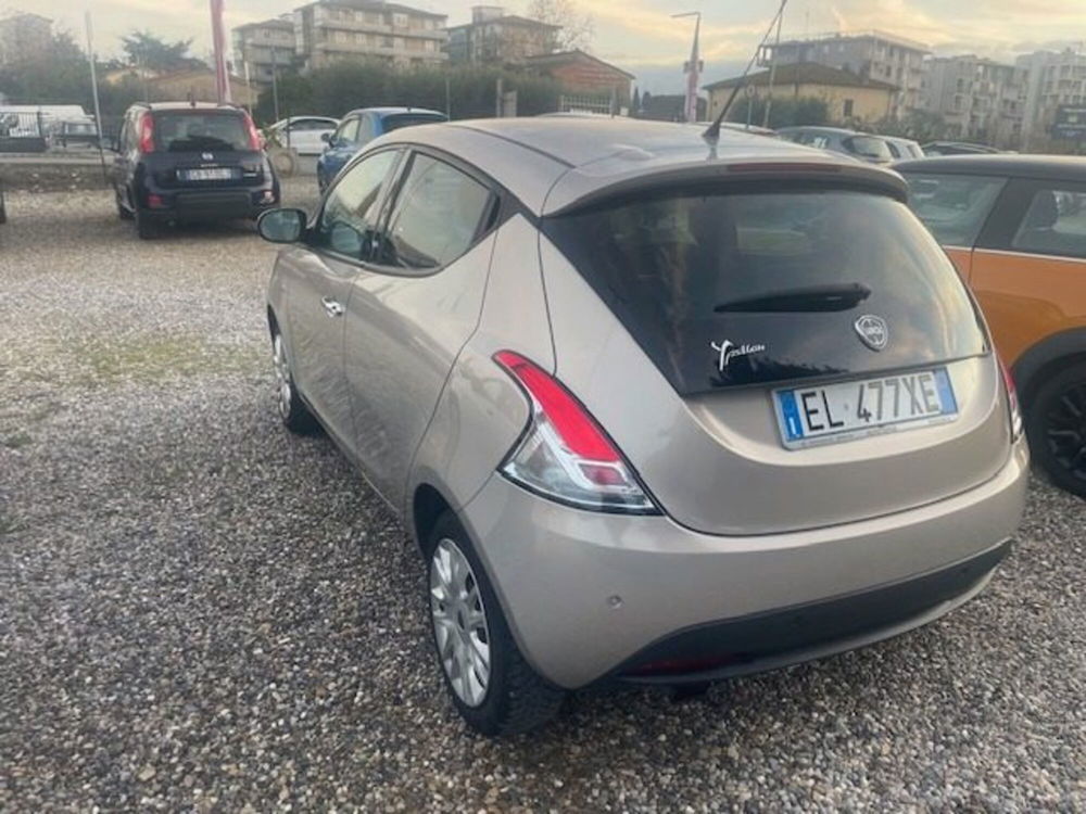 Lancia Ypsilon usata a Prato (7)